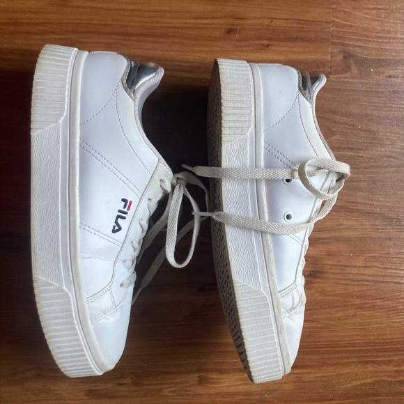 Fila Panache White and Silver Sneaker Sz 7 - Picture 3 of 16